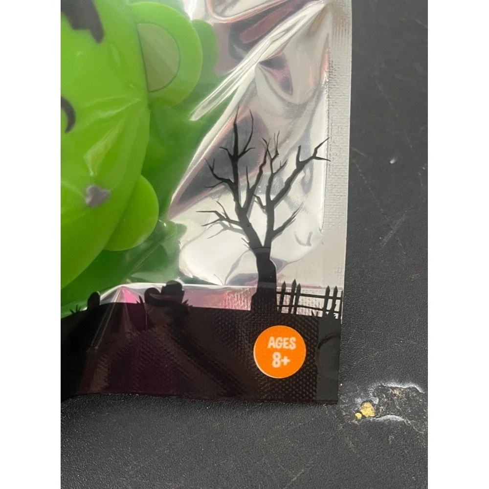 Top Trenz OMG! Pop Rockers Halloween Edition Sensory Fidget Toy Bear
